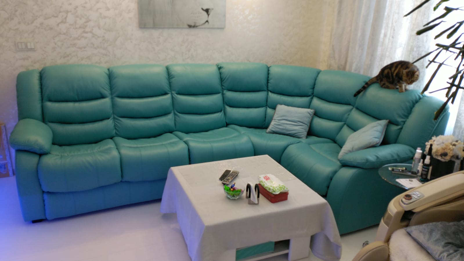 Перетяжка дивана на дому. Сим